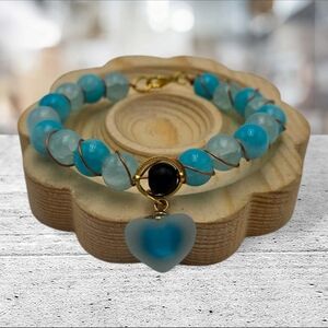 Handmade wirewrapped Elegant Blue Heart Charm Bracelet